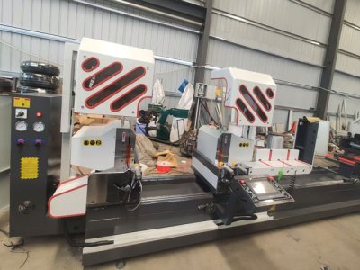 Máy cưa cắt hai đầu CNC