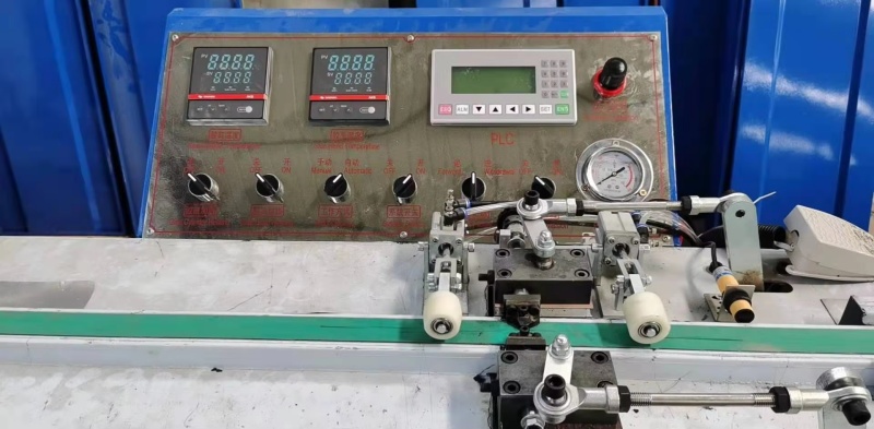 Mesin Pelapis Butil Panas Meleleh Biasa