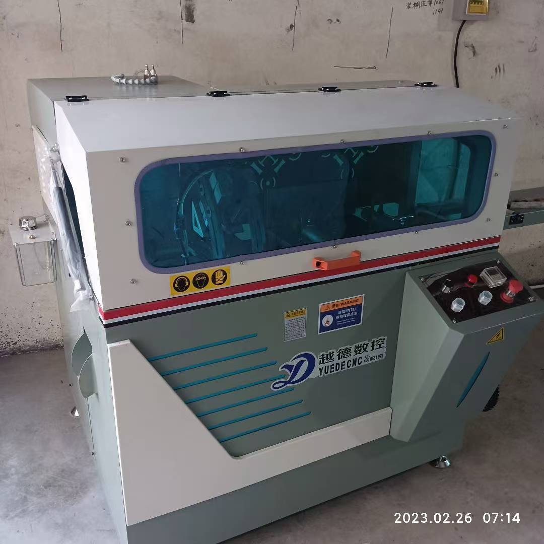 高い生産効率を誇る自動角度コード切断機