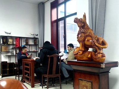 Khách hàng Nga đến thăm để tăng cường hợp tác cùng có lợi